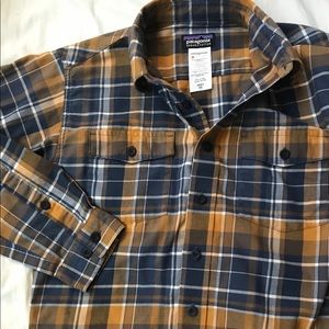 XS Men’s Patagonia Long Sleeve Shirt